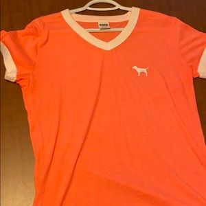 VS pink t-shirt